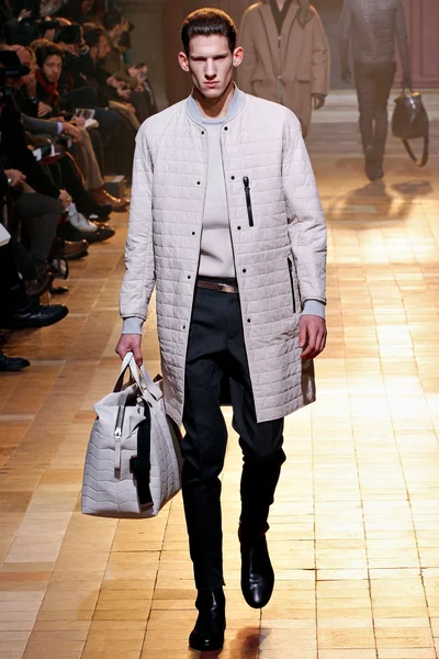 Look 26